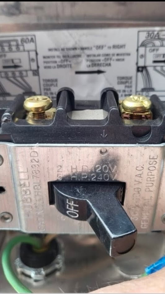 240 volt safety switch installed for a commercial kitchen exhaust fan